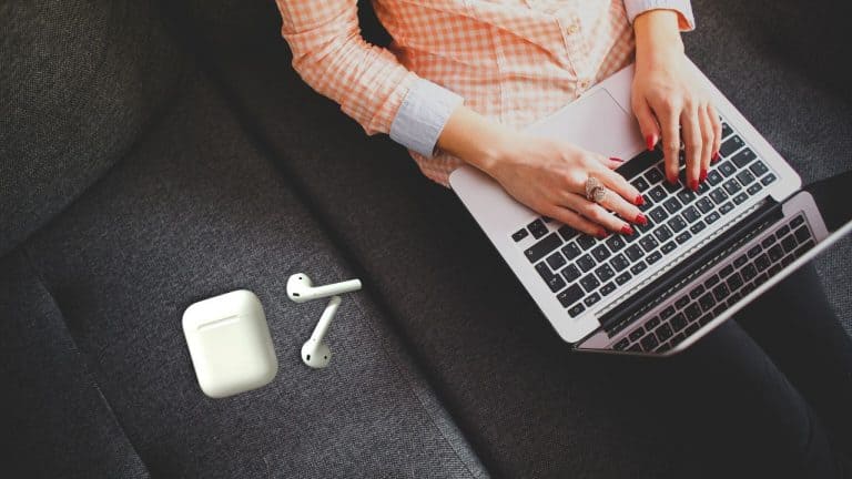 How To Connect Airpods To Chromebook